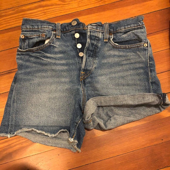 Levi's Jean Shorts - Picture 1 of 2